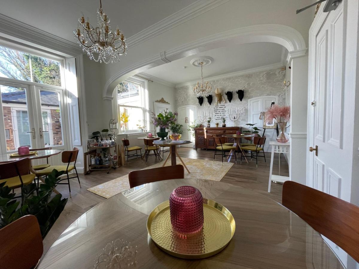 The Bishop And The Bison Bed & Breakfast York Exterior foto